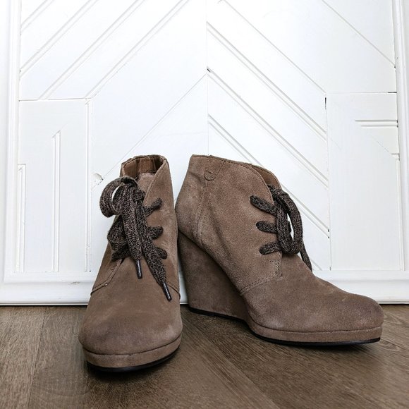 DV by Dolce Vita Shoes - DV BY DOLCE VITA Gael Suede Wedge Booties Taupe SZ 10